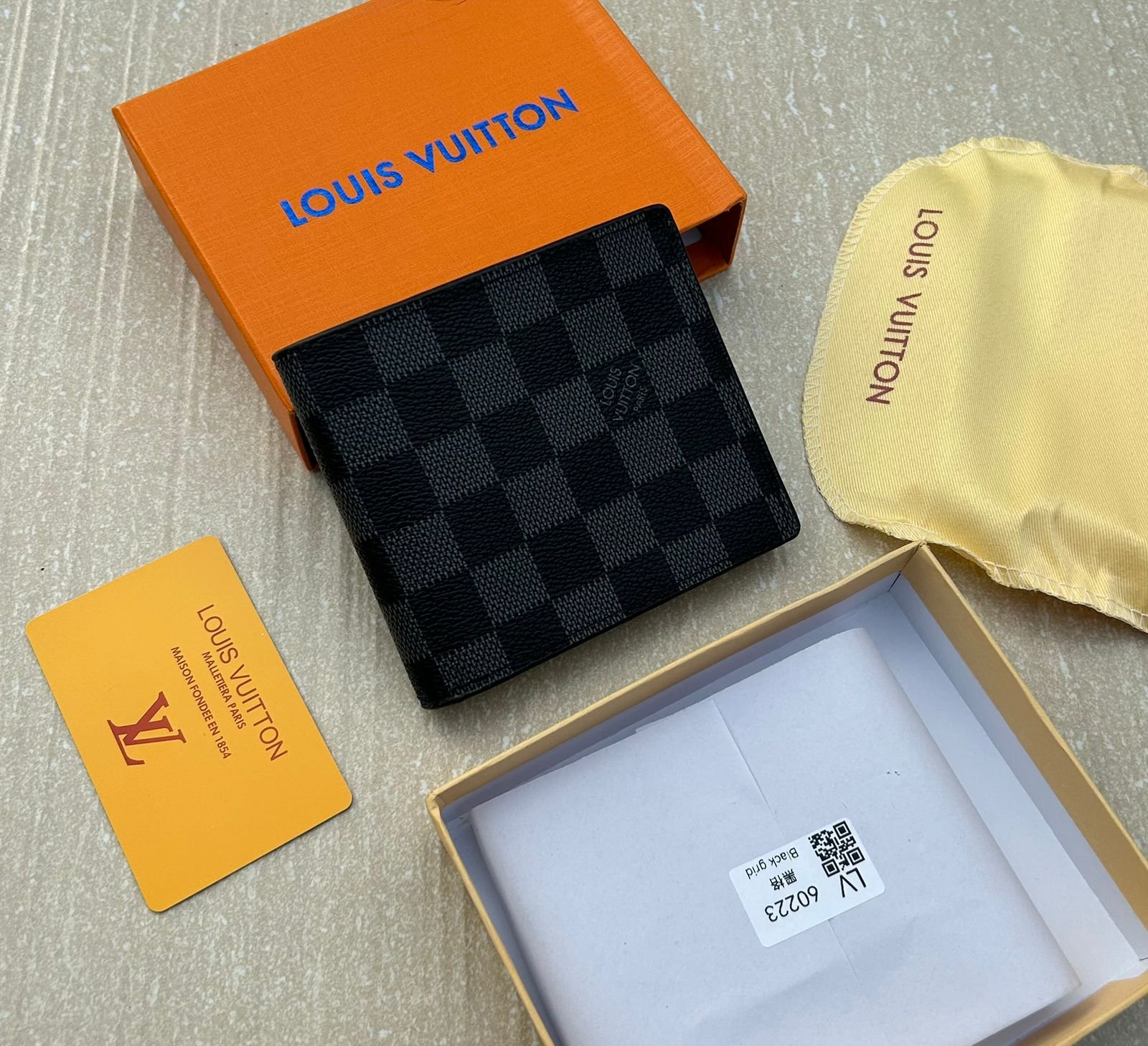 Premium Men's Damier Bifold Wallet with Box, Dust Bag, and Card (2 Colors Available) - Image 4