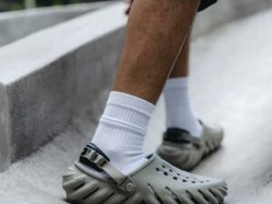 Crocs Echo Clog – Lightweight Street-Style Unisex Clog with Ventilation & Pivot Heel Strap