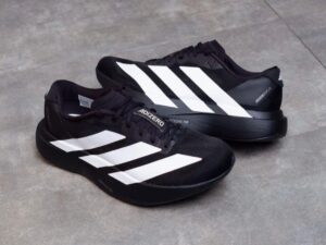 Men's Lightweight Performance Running Shoes | Pro Cushioning | Black & White Speed Trainers