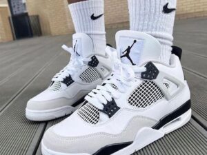 Air Jordans Retro 4 Black Army sneakers top view